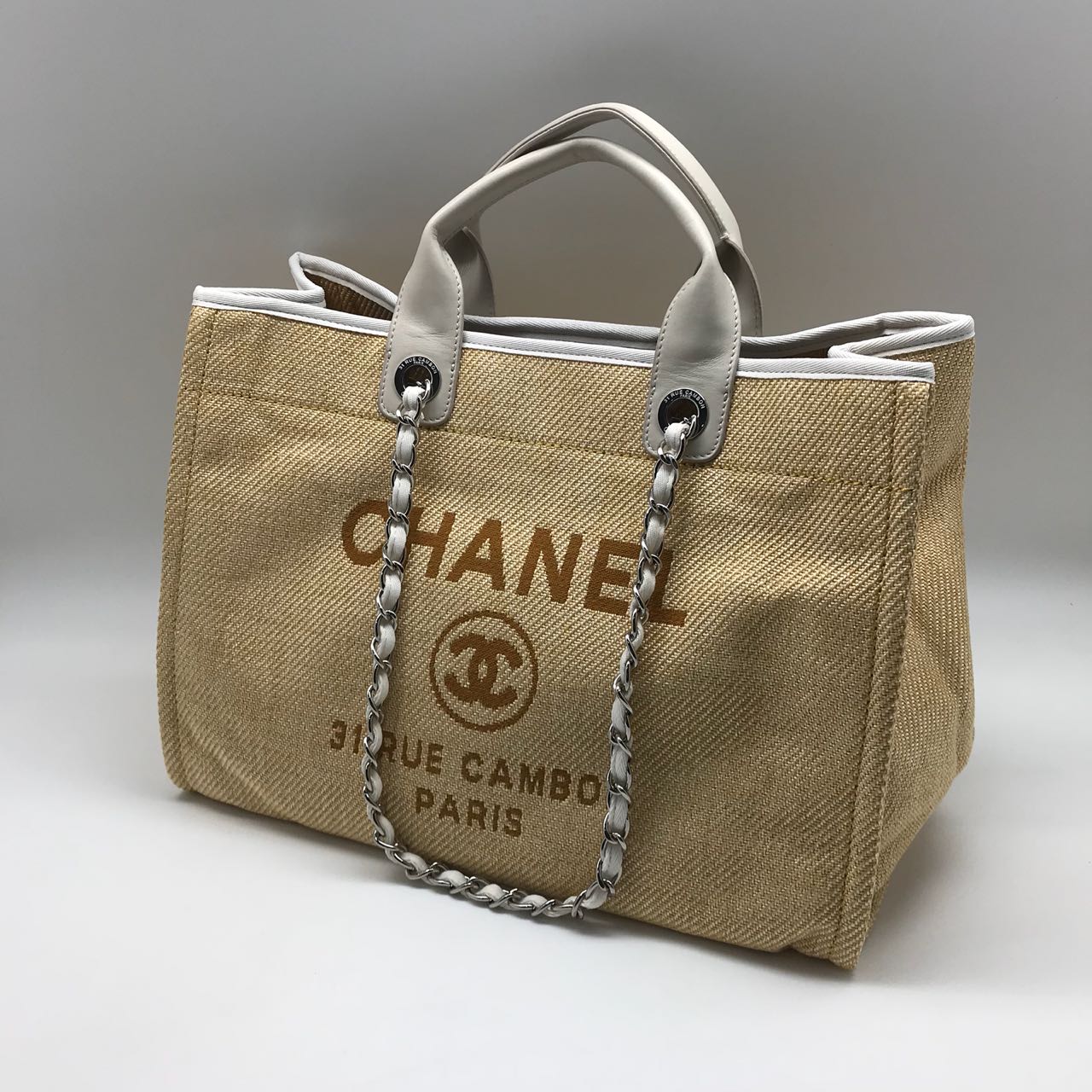 Сайт производителей сумок. Сумка Шанель. Сумки женские брендовые. Популярные сумки. Брендовые марки сумок.