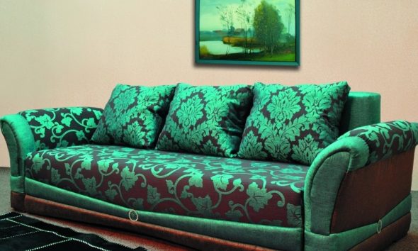 Зеленый диван с обивкой из гобелена