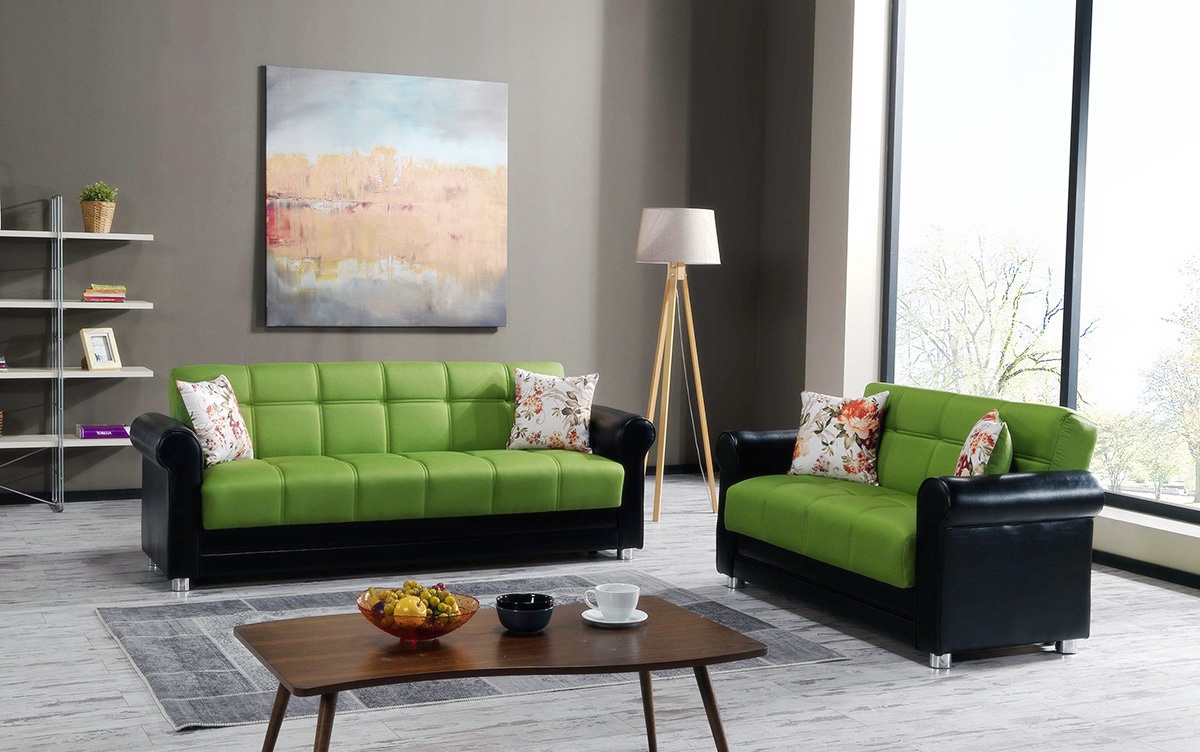Зеленый диван в сочетании со стальным